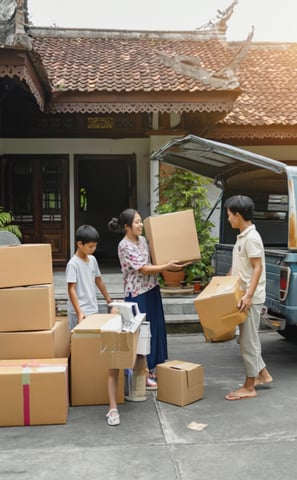 Proses pengumpulan barang bekas rumah oleh tim Barbe'Que di Surabaya