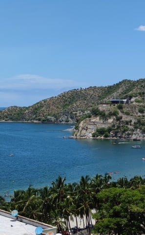 Alquiler de apartamento amoblado con vista al mar por días en El Rodadero, Santa Marta, Colombia