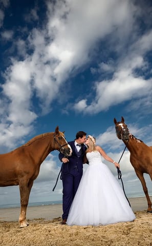 photographe-after-day-mariage-boulogne-sur-mer-maries-et-leurs-chevaux-sur-la-plage-boulogne-sur-mer-florent-studio-mariage-l