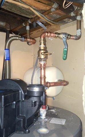 water heater, thermal expansion tank, shutoff valve, flex line, plumbpros