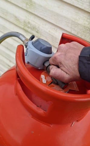 isolation of LPG gas supply caravan gas safety check