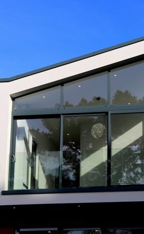 Châssis triple vitrage dans une rénovation énergétique d'une maison en Wallonie