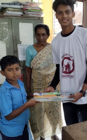 DONORIAM donation to school students3