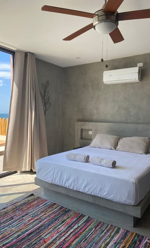 Habitación principal con vista al mar en La Morada Punta Sal