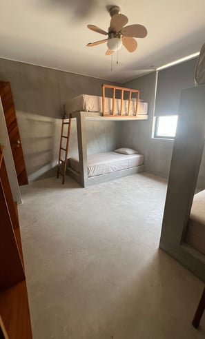 Habitación principal en La Morada, casa de playa de lujo frente al mar en Punta Sal