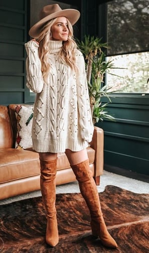 Vestido sweater con botas altas