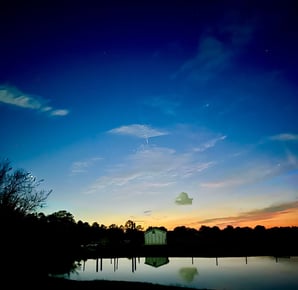 Photo of Atlas "The Great Comet of 2025" in the dusk sky in Alva, Florida