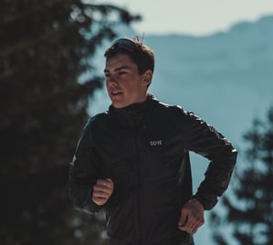 Athlète de trail running – prestation de création de contenus de Eminence Outdoor