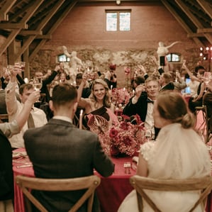 Vestuvių dekoratorė floristė Trakai bordo vestuvės Užutrakio dvaras