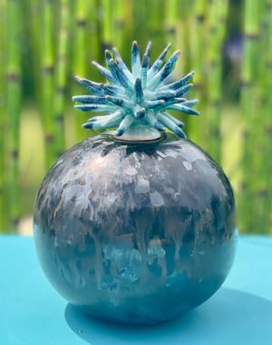 Flacon de parfum avec bouchon