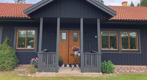 using black rustic paint on wood exteriors. Learn which wood types to choose, what to avoid, and w