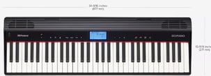 um teclado com  um bom som de piano e teclas mais pesadas