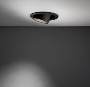 Foco empotrable LIAM giratorio de techo negro, con luz direccional ajustable