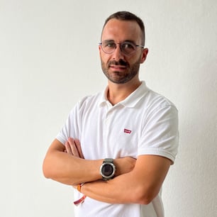 PACO | DIRECCIÓN EN PACO LARROSA SL