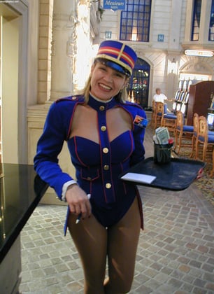 Paris Las Vegas cocktail waitress