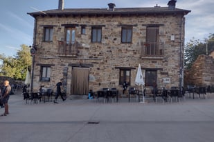 Albergue Monte Irago, Foncebadón, Spain