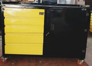A trolley has 1 cabinet with 7 drawer