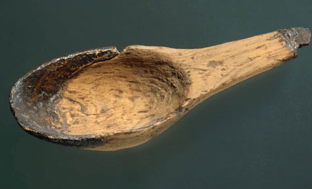 The wooden spoon from the bog Christiansholms Mose in northern Zealand is very well preserved.