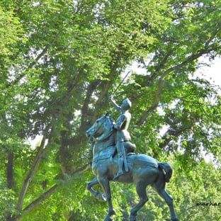 Monument de Jeanne d'Arc, profil