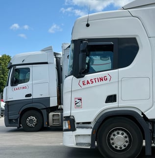 Easting Road Freight transportas ruošiamas reisams.