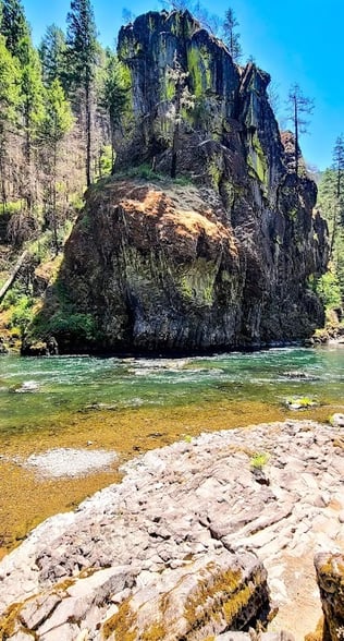 Waterfall Hwy, OR - Stunning scenery from the Waterfall 138 Highway