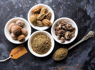 triphala churna with raw amla, harad and baheda