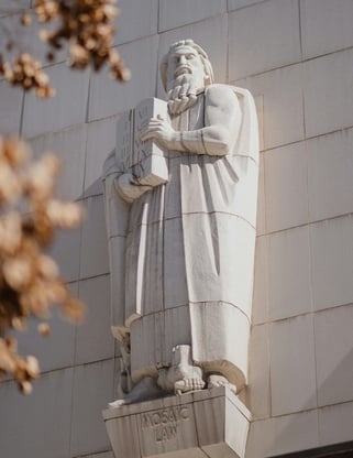 Statue of Moses holding Ten Commandments at Los Angeles Superior Court courthouse
