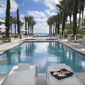 pool Grand Beach Hotel Surfside with view to the beach 