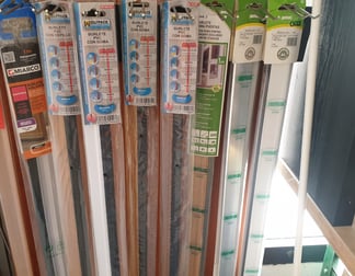 burletes para puerta adhesivo y de atornillas con goma y felpudo