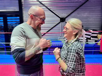 Ludovic et Sandrine Bellemere, président et secrétaire-trésorière du club, en garde de boxe