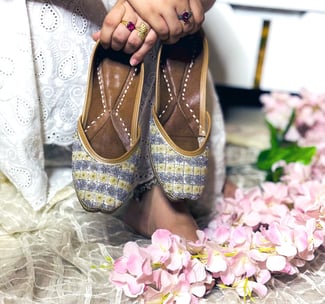 Handcrafted Silver Punjabi Jutti with Embroidery Detailing
