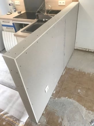 Réalisation de la cloison, puis bandes et peinture