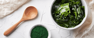 Un bol d'algue spiruline
