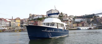 Private yacht for Douro cruises in Porto, Portugal, with bow sunbed, 3 lounges