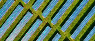 usina solar fotovoltaica, paineis instalados sobre solo