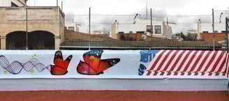 graffiti mural escuela mariposas colores