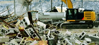 Gestión de residuos, limpieza y reciclaje tras la apertura del hueco en el forjado en Gijón