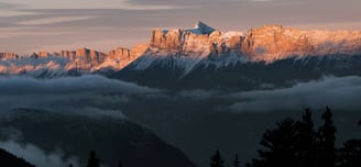 Levé de soleil sur la barrière orientale du Vercors, vu depuis Chamrousse