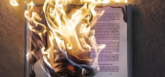 Un livre en train de brûler