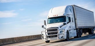 Voyage Freight’s offer for owner-operator partnerships, emphasizing opportunities in dry van transportation.
