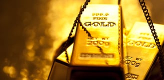 Gold Glows Brighter: How Dollar Weakness and Geopolitical Tensions Sparked a Market Surge