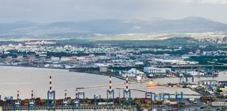 Vista do porto de Haifa a partir do navio, ponto de partida para o roteiro até Nazaré.