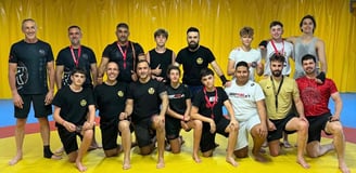Foto grupo alumnos jiu Jitsu, boxeo y kick boxing