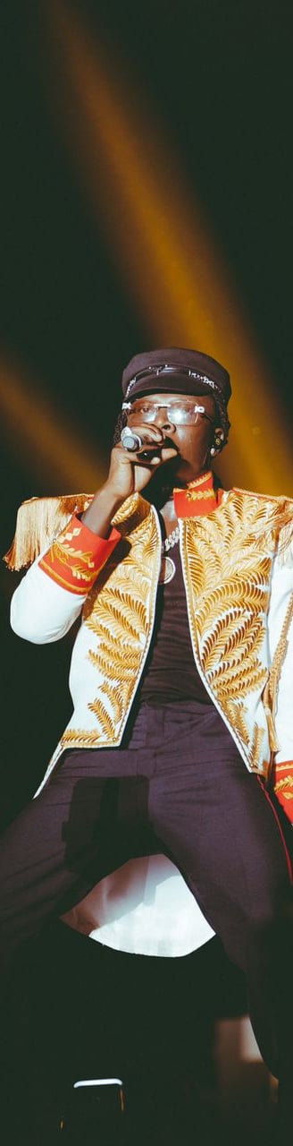 Stonebwoy in a stage performance.
