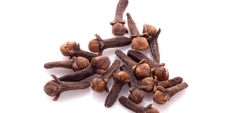 dried cloves 