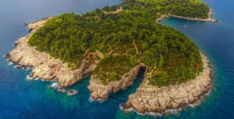 Vista aeréa da ilha de Lokrum em Dubovnik.