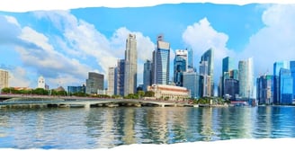 Singapura City Skyline vista do navio.