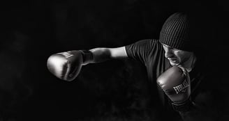 un boxeur en introspection, il se sert de l'autohypnose pour améliorer ses performances sportives