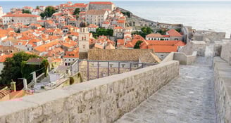 Vista das murralhas de Dubrovnik.