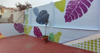 graffiti mural escuela plantas hojas colores